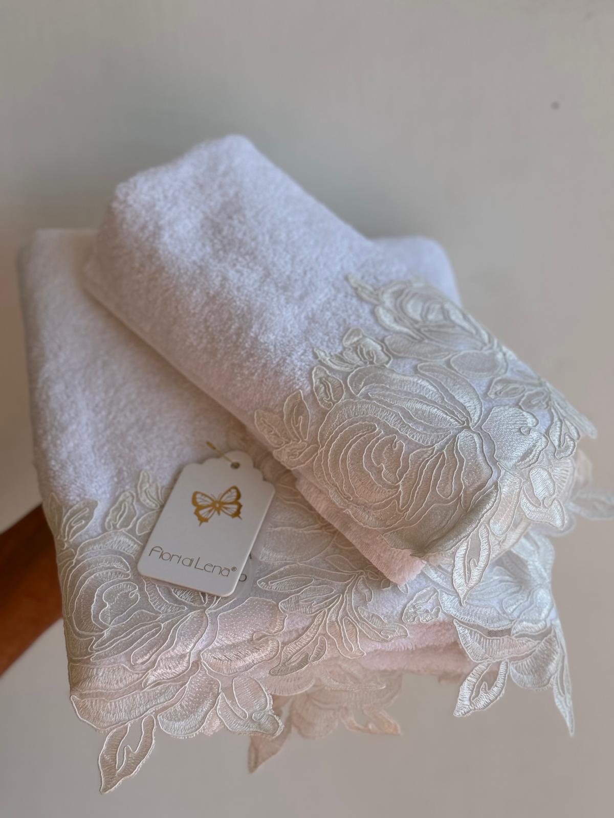 Set asciugamani viso + ospite in spugna con pizzo - FioriDiLena